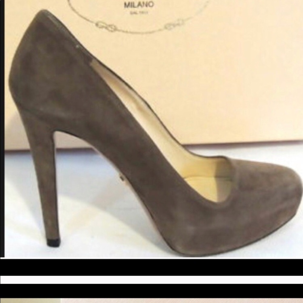 Prada Pumps (relisting) - Picture 2 of 3